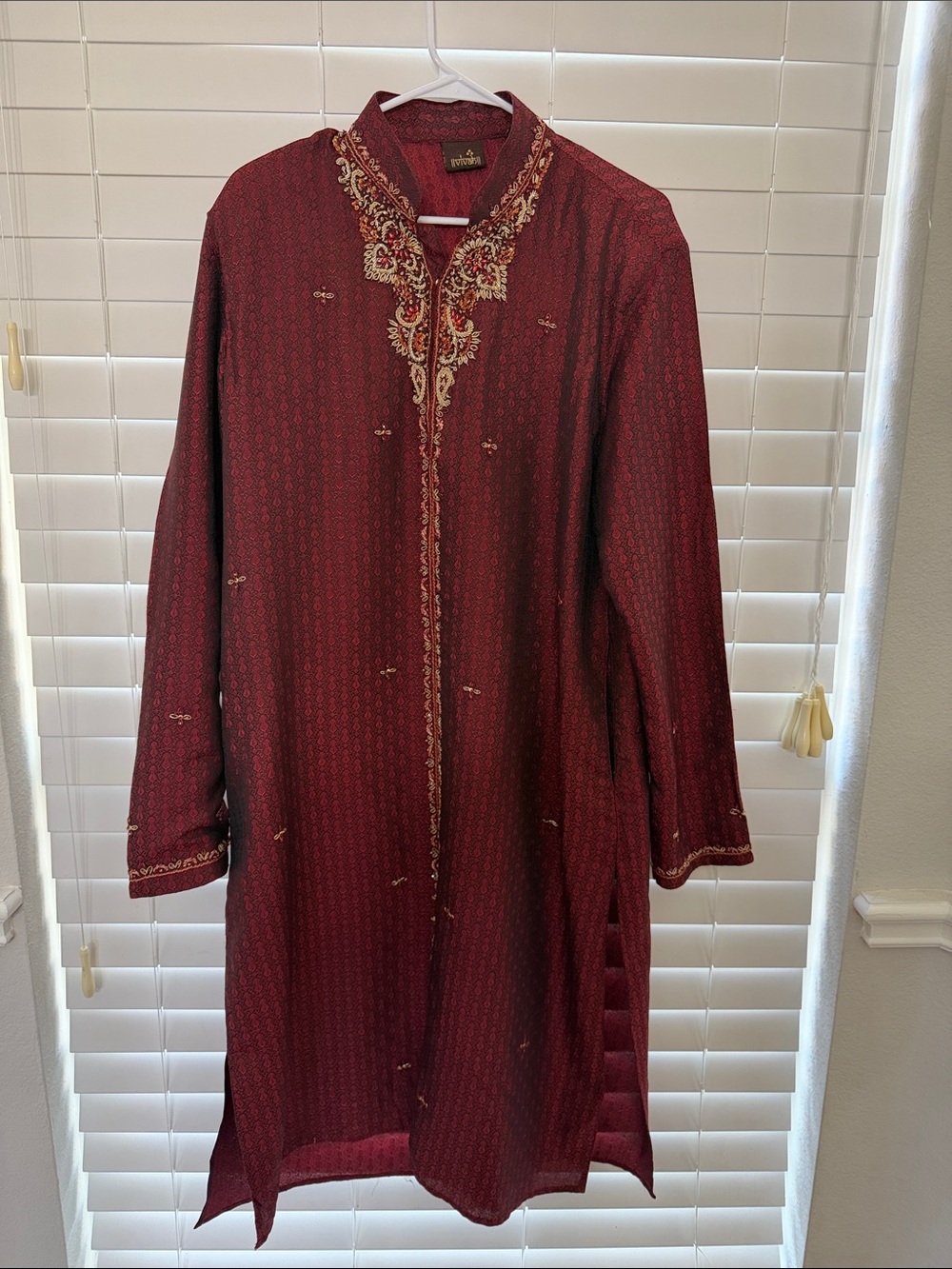 Mens Burgundy KURTA Boutique Vivah Brand Size 42 XL